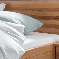 Best Holzbett mit Kopfteil aus Kernbuche - Izmaldon Betten