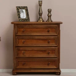 Sale Klassisch gestaltete Hochkommode in Walnussfarben - Manicos Kommoden