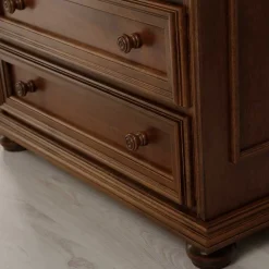 Sale Klassisch gestaltete Hochkommode in Walnussfarben - Manicos Kommoden