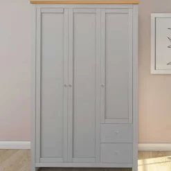 Sale Schlafzimmerschrank in Grau & Eichefarben - Poliesti Kleiderschränke|Schränke