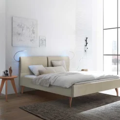Skandinavisches Designbett in Beige mit Kernbuche - Agruma Betten