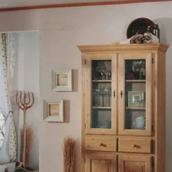 Vitrinenschrank Trenoro aus Fichte Massivholz Vitrinen