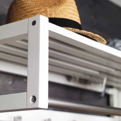 Weiße Hängegarderobe aus Massivholz - Gorfu Garderoben