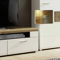 Best Weiße Wohnwand Lisepio mit Eichen-Elementen (vierteilig) Wohnwände