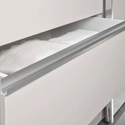 Weißer Kleiderschrank mit vier Schwebetüren - Bescaro Kleiderschränke